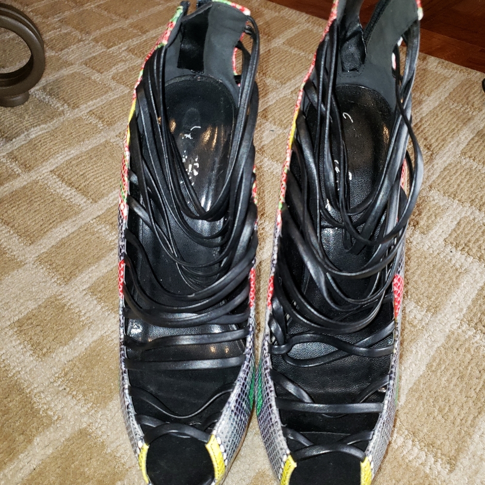Shoes - Picture 2 of 3